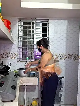 Snapshot of Bristy- chatting on April 22, 2026, 1:29 pm Bristy- online show from April 22, 2026, 1:29 pm