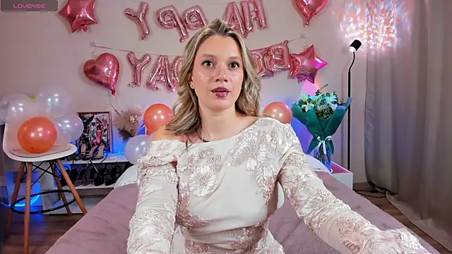 Snapshot of EmiSoul chatting on November 18, 2025, 3:54 am EmiSoul online show from November 18, 2025, 3:54 am