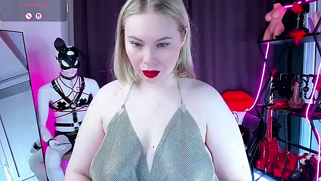 Anna Maxwell online show from May 6, 2026, 2:15 am