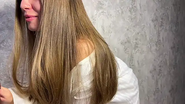 LushMira online show from October 26, 2025, 2:45 am