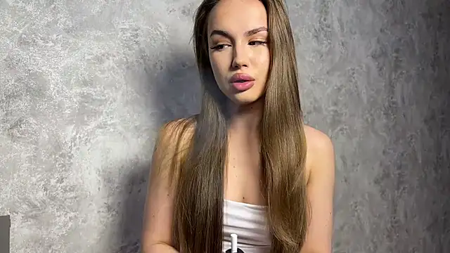 LushMira online show from October 23, 2025, 9:24 pm