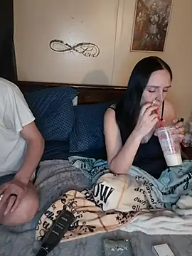 Shy Naughty Girl online show from April 3, 2026, 3:46 am