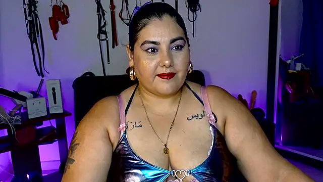 Snapshot of AndreaKinky chatting on July 12, 2026, 10:32 pm AndreaKinky online show from July 12, 2026, 10:32 pm
