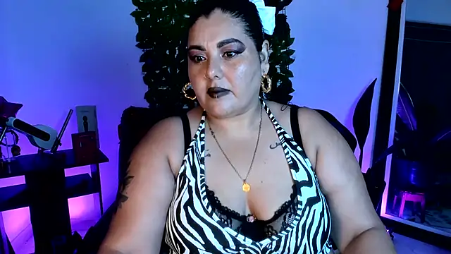 Snapshot of AndreaKinky chatting on June 23, 2026, 8:01 am AndreaKinky online show from June 23, 2026, 8:01 am