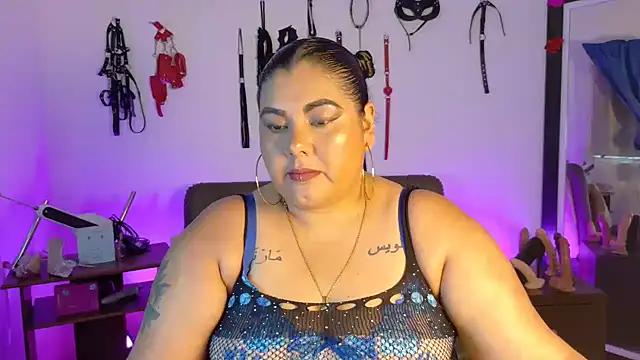 Snapshot of AndreaKinky chatting on July 26, 2026, 9:11 pm AndreaKinky online show from July 26, 2026, 9:11 pm