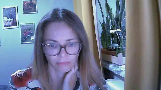 Snapshot of SEA_Dream chatting on November 18, 2025, 4:49 am SEA Dream online show from November 18, 2025, 4:49 am