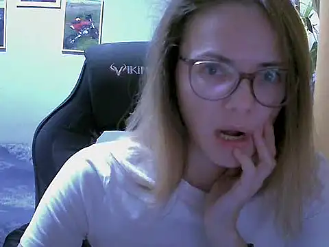 Snapshot of SEA_Dream chatting on October 5, 2025, 1:13 pm SEA Dream online show from October 5, 2025, 1:13 pm