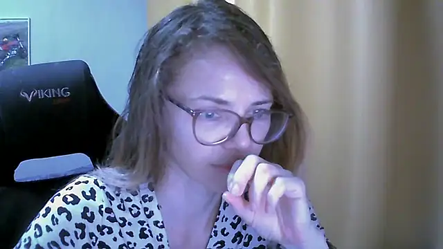 Snapshot of SEA_Dream chatting on September 22, 2025, 3:56 am SEA Dream online show from September 22, 2025, 3:56 am