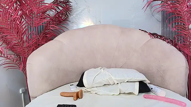 Snapshot of MayaBaker chatting on October 21, 2025, 11:48 pm MayaBaker online show from October 21, 2025, 11:48 pm