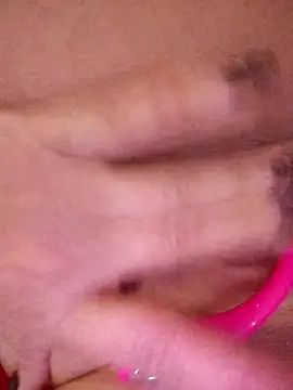 Snapshot of BigAssMom_ chatting on November 19, 2025, 3:01 pm BigAssMom online show from November 19, 2025, 3:01 pm