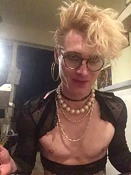 Snapshot of Sissy_Cindy_Whore chatting on April 2, 2026, 8:26 pm Sissy Cindy Whore online show from April 2, 2026, 8:26 pm