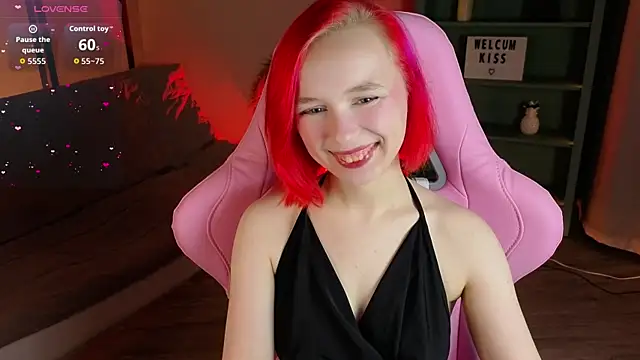 NaomiYoru online show from November 26, 2025, 8:31 pm