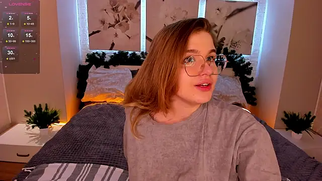 Snapshot of SophieMurrr chatting on December 2, 2025, 3:36 pm SophieMurrr online show from December 2, 2025, 3:36 pm