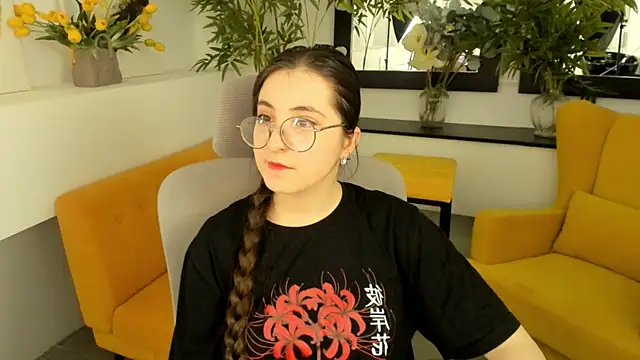 Snapshot of VirtuallVoyant chatting on November 7, 2025, 5:01 am VirtuallVoyant online show from November 7, 2025, 5:01 am