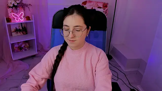 Snapshot of VirtuallVoyant chatting on November 9, 2025, 3:54 am VirtuallVoyant online show from November 9, 2025, 3:54 am