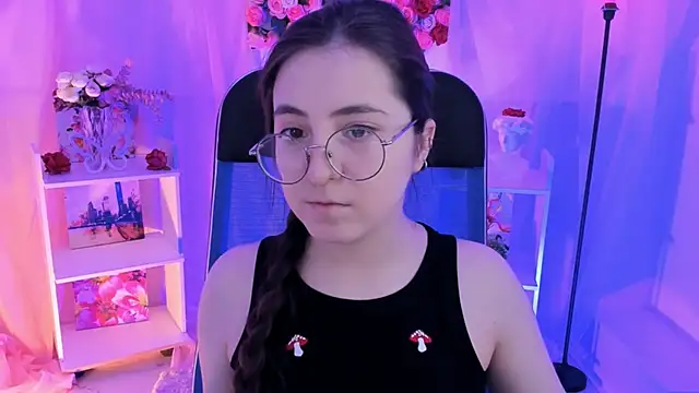 Snapshot of VirtuallVoyant chatting on October 17, 2025, 7:11 am VirtuallVoyant online show from October 17, 2025, 7:11 am