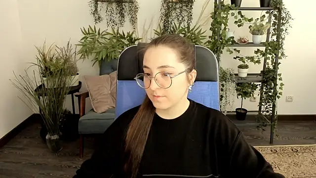 Snapshot of VirtuallVoyant chatting on November 28, 2025, 5:07 am VirtuallVoyant online show from November 28, 2025, 5:07 am