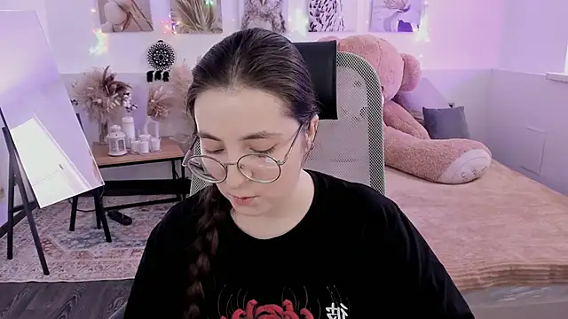 Snapshot of VirtuallVoyant chatting on March 4, 2026, 7:27 am VirtuallVoyant online show from March 4, 2026, 7:27 am