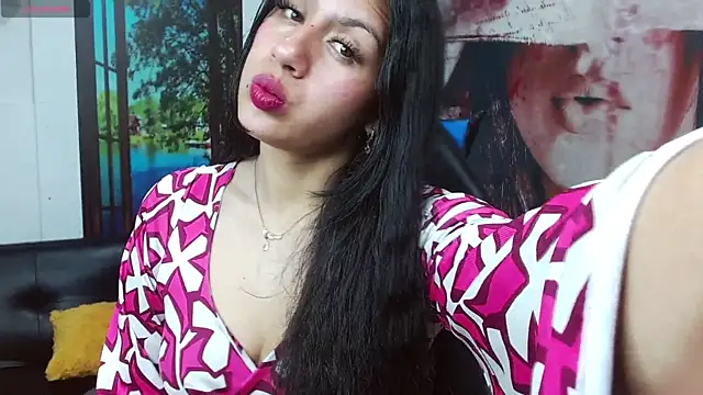 Snapshot of gigi_gilt_ chatting on July 8, 2026, 9:15 pm gigi gilt online show from July 8, 2026, 9:15 pm