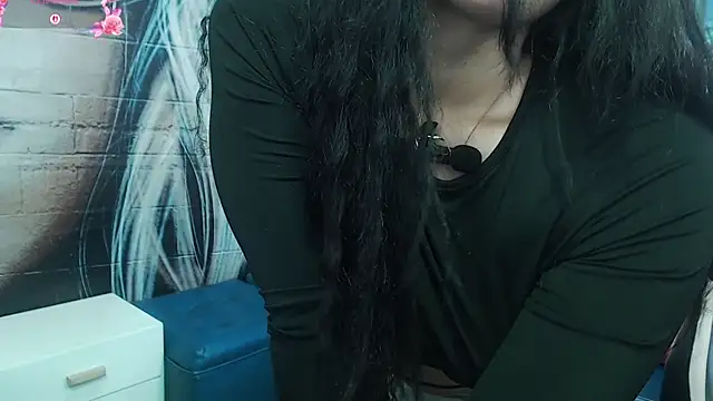 Snapshot of gigi_gilt_ chatting on July 28, 2026, 7:39 pm gigi gilt online show from July 28, 2026, 7:39 pm
