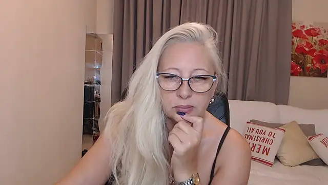 ValeriaSharm online show from November 12, 2025, 10:08 am