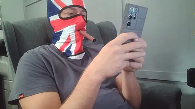 wank-over-ur-photo online show from September 12, 2025, 8:14 am