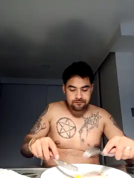 Maximo cum27 online show from March 22, 2026, 5:00 am