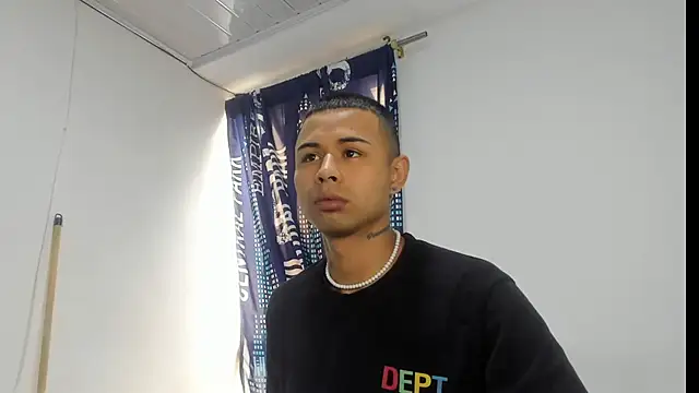 Snapshot of _Logan_Colton_ chatting on October 27, 2025, 8:32 pm Logan Colton online show from October 27, 2025, 8:32 pm