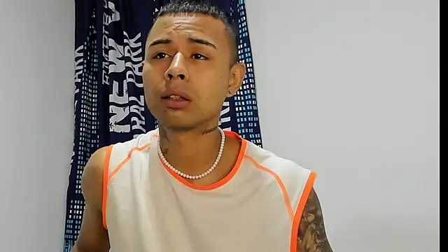 Snapshot of _Logan_Colton_ chatting on November 29, 2025, 1:06 am Logan Colton online show from November 29, 2025, 1:06 am