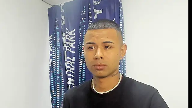 Snapshot of _Logan_Colton_ chatting on November 12, 2025, 10:24 pm Logan Colton online show from November 12, 2025, 10:24 pm