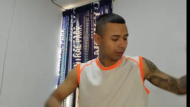 Snapshot of _Logan_Colton_ chatting on November 26, 2025, 7:47 pm Logan Colton online show from November 26, 2025, 7:47 pm