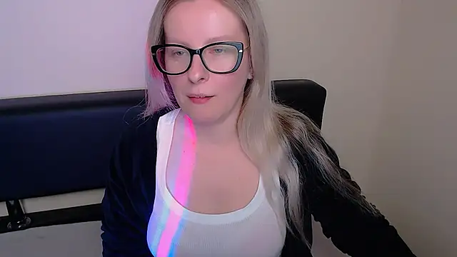 VanillaRose  online show from September 26, 2025, 6:42 am
