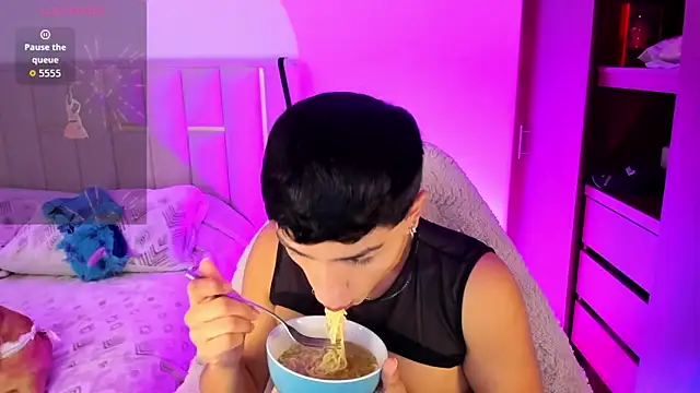 Snapshot of Matheewx_m chatting on March 20, 2026, 3:13 pm Matheewx m online show from March 20, 2026, 3:13 pm