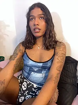 cam11 07 online show from December 2, 2025, 4:03 am