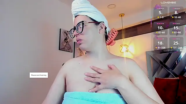 Snapshot of Rossi_ss1 chatting on September 29, 2025, 3:46 am Rossi ss1 online show from September 29, 2025, 3:46 am