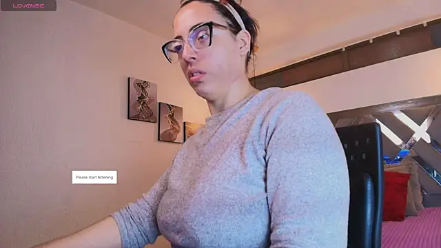 Snapshot of Rossi_ss1 chatting on November 11, 2025, 3:45 am Rossi ss1 online show from November 11, 2025, 3:45 am