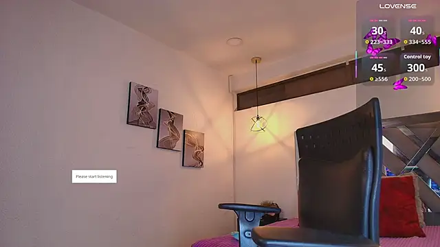 Snapshot of Rossi_ss1 chatting on November 7, 2025, 4:28 am Rossi ss1 online show from November 7, 2025, 4:28 am