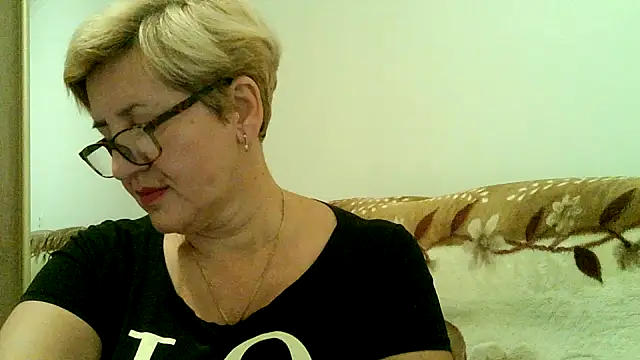 Snapshot of Dana4921 chatting on November 8, 2025, 4:21 pm Dana4921 online show from November 8, 2025, 4:21 pm