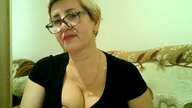 Snapshot of Dana4921 chatting on November 23, 2025, 6:51 pm Dana4921 online show from November 23, 2025, 6:51 pm