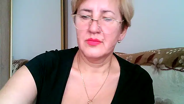 Snapshot of Dana4921 chatting on December 1, 2025, 11:55 am Dana4921 online show from December 1, 2025, 11:55 am