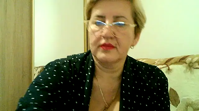 Snapshot of Dana4921 chatting on November 28, 2025, 5:24 pm Dana4921 online show from November 28, 2025, 5:24 pm