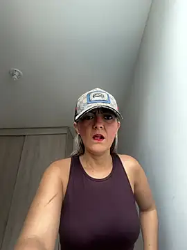 Tinymilf  online show from June 29, 2026, 6:40 pm