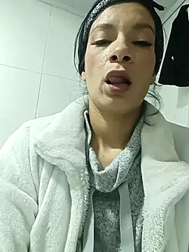 Snapshot of kim_lebanon chatting on October 11, 2025, 2:12 am kim lebanon online show from October 11, 2025, 2:12 am