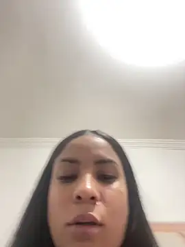 MarianaaSantos online show from June 9, 2026, 8:10 pm