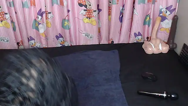 TrishahXo online show from June 19, 2026, 7:52 pm
