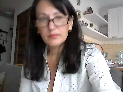 Snapshot of Elena48324 chatting on November 7, 2025, 1:26 pm Elena48324 online show from November 7, 2025, 1:26 pm