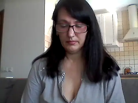 Elena48324 online show from May 2, 2026, 10:31 am