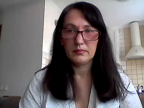 Elena48324 online show from May 1, 2026, 9:25 am