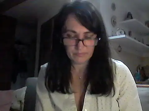 Elena48324 online show from May 4, 2026, 6:00 pm