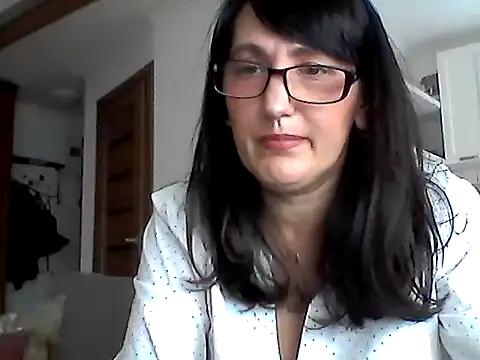 Elena48324 online show from May 9, 2026, 1:03 pm